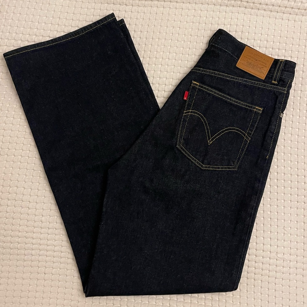 Levi’s Premium High Loose Wide Leg Jeans – Dark Wash – Size 28